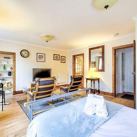 Joivy Royal Mile Apartment In Prime Location เอดินบะระ ภายนอก รูปภาพ
