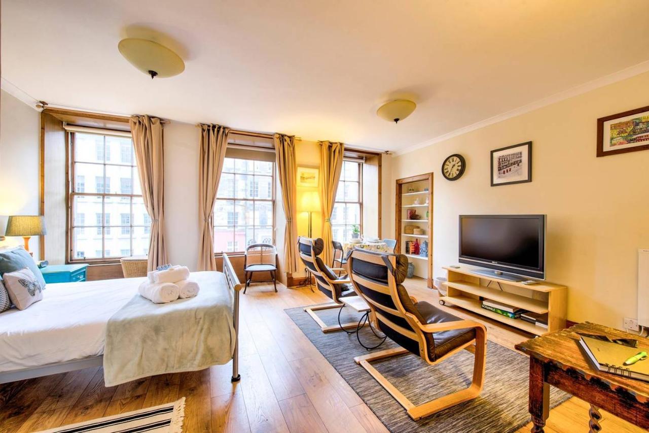 Joivy Royal Mile Apartment In Prime Location เอดินบะระ ภายนอก รูปภาพ