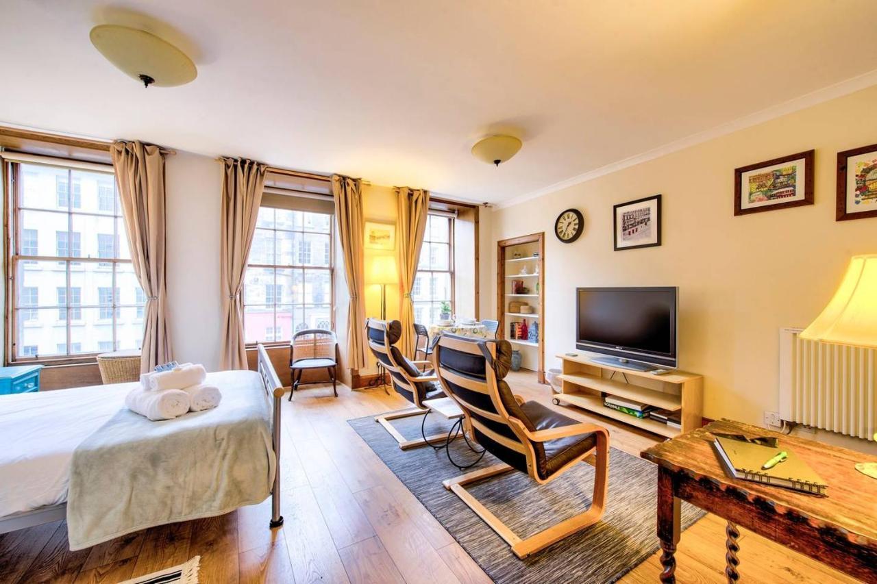 Joivy Royal Mile Apartment In Prime Location เอดินบะระ ภายนอก รูปภาพ