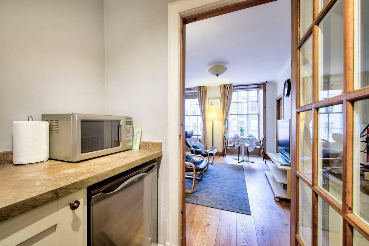 Joivy Royal Mile Apartment In Prime Location เอดินบะระ ภายนอก รูปภาพ